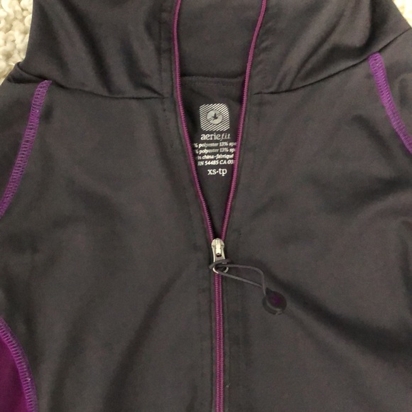 Aerie fit exercise sweater - Picture 2 of 3